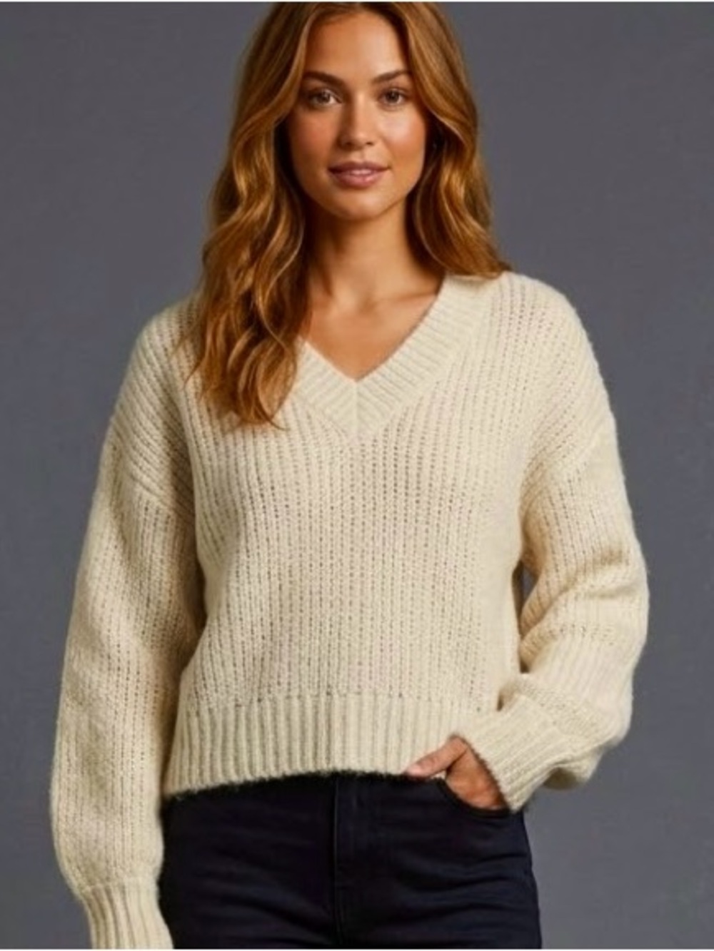 NWT Vero Moda Birch Cream V-Neck Cropped Knit Sweater Size M